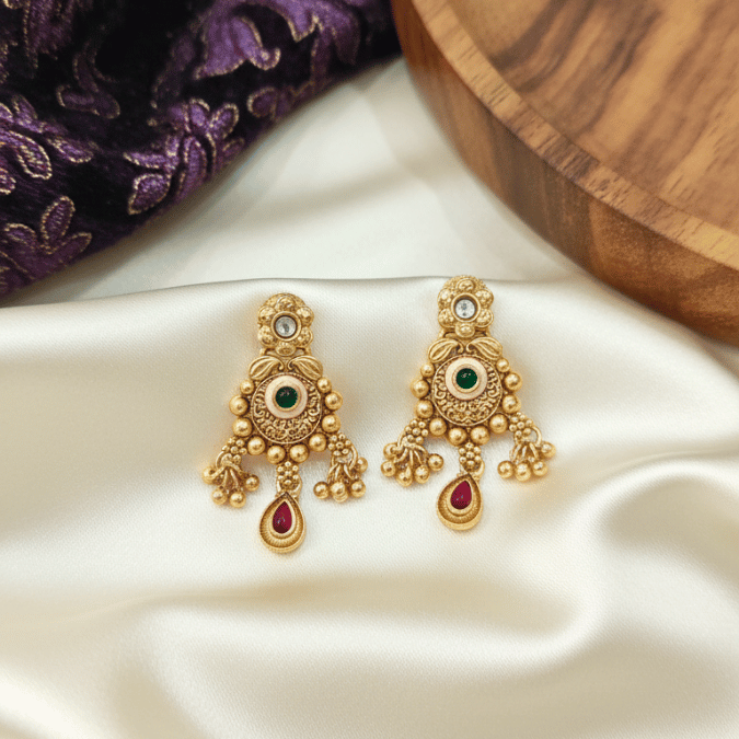 Rajwadi Pearl & Polki Necklace Set with Earrings