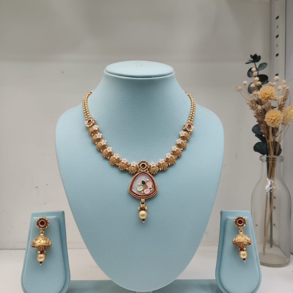 Antique Gold Floral Kundan Rajwadi Necklace Set