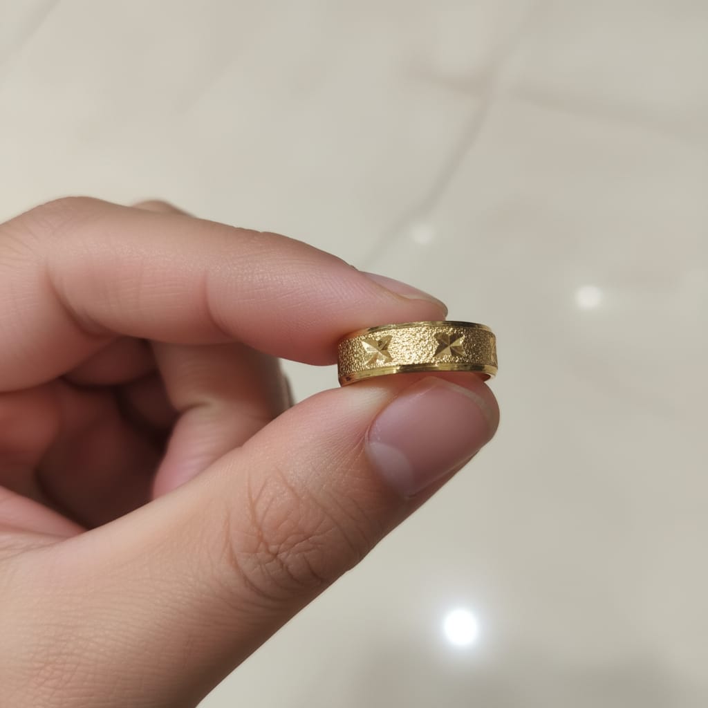 Micro Gold Plated Frosted Star Diamond-Cut Wide Band Ring