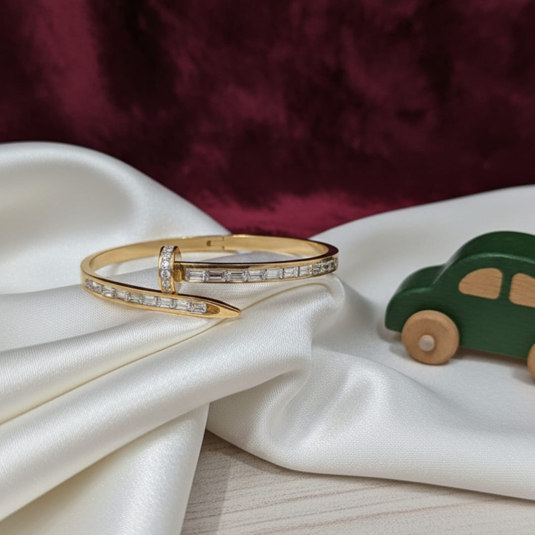 Nail Wrap Baguette Crystal Gold-Tone Bangle