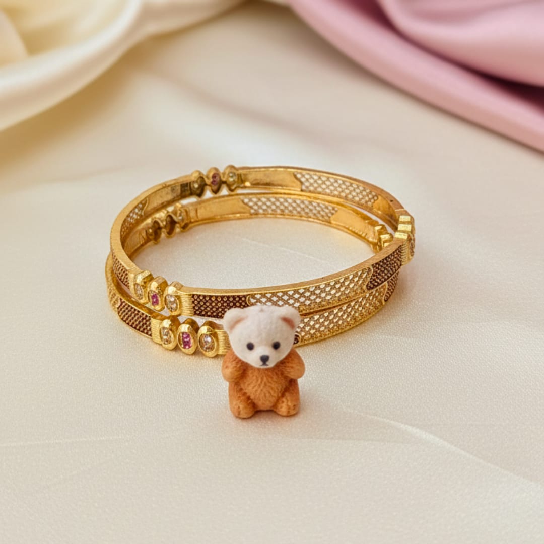 Minimal Mate Glow Sanam Bangles