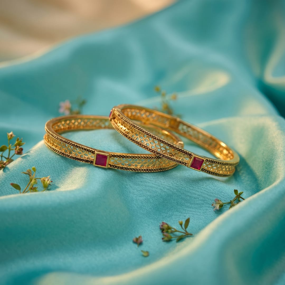 Dailywear Raatrani Filigree Matt Bangle