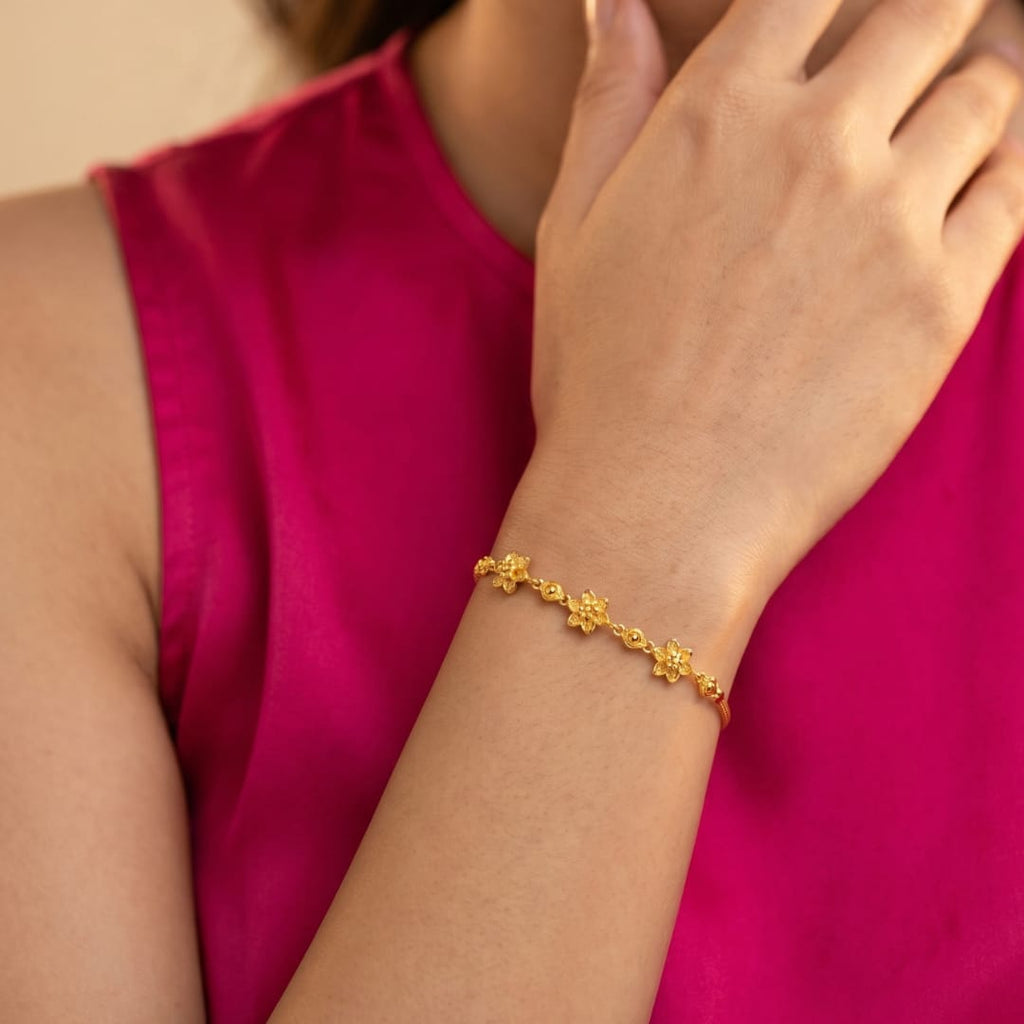 Micro Gold Forming Floral Charm Chain Bracelet