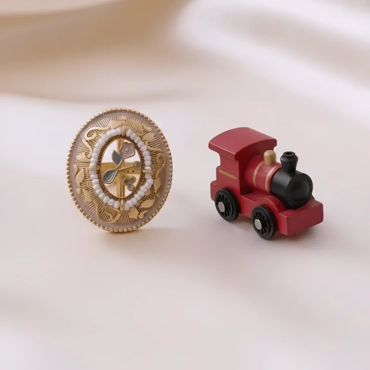 Rajwadi Oval Disc Ring with Pearl Halo & Floral Motif